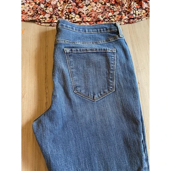 Old Navy Curvy Profile Mid-Rise Jeans Blue Distressed Stretch Denim Womens 12 - Picture 11 of 15